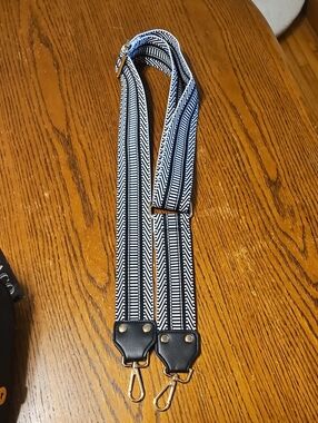 Adjustable Black and White Strap for Bags
